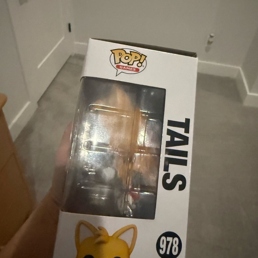 Funko Pop Sonic Tails Figure - Picture 2 of 6